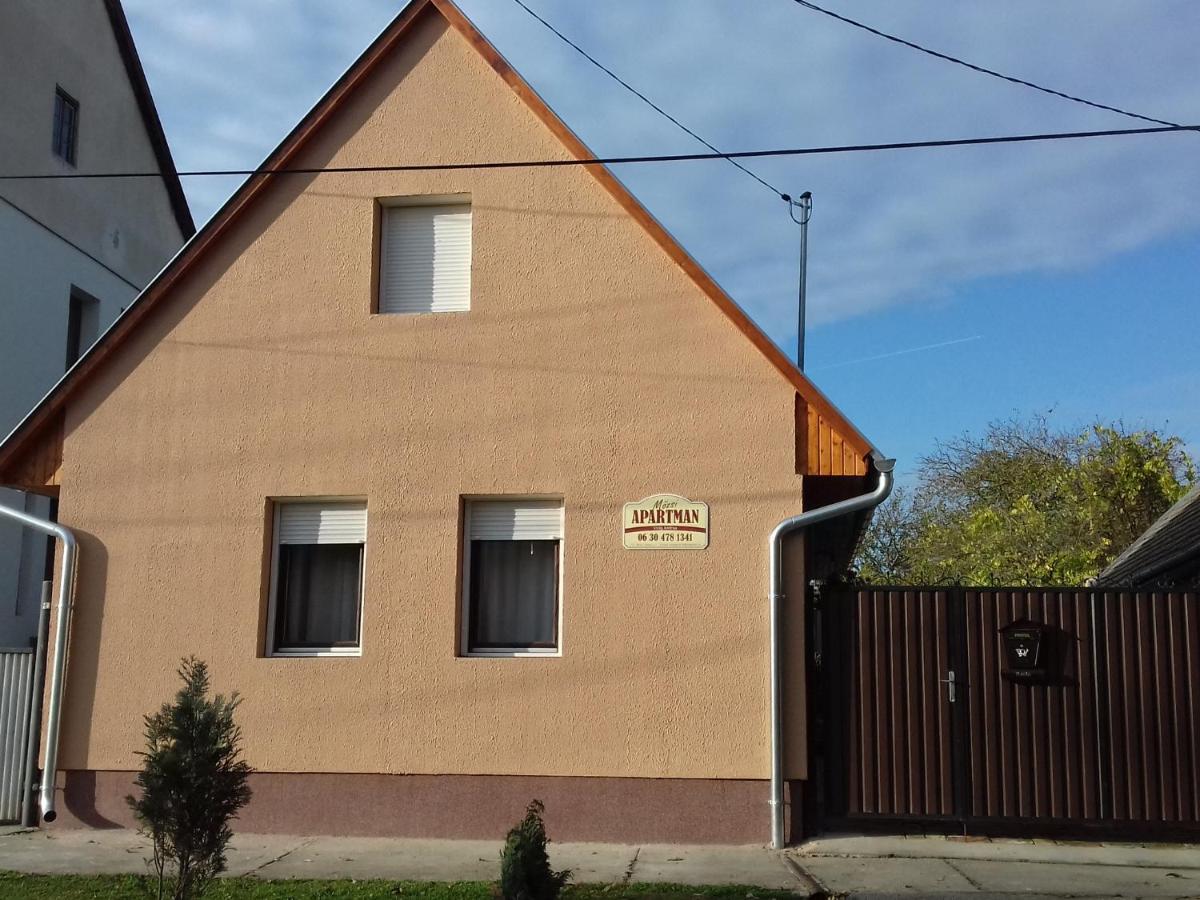 Moezsi Apartman Tolna Exterior photo