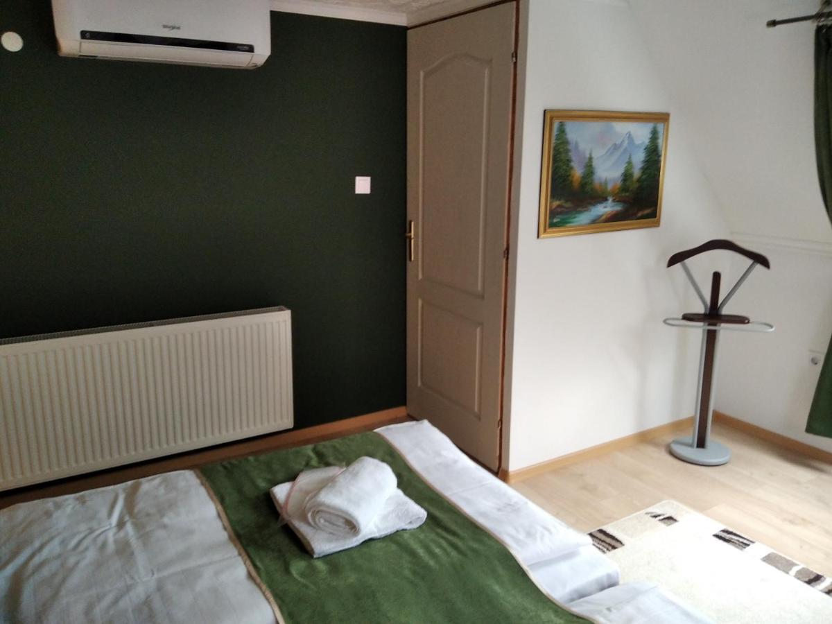 Moezsi Apartman Tolna Exterior photo