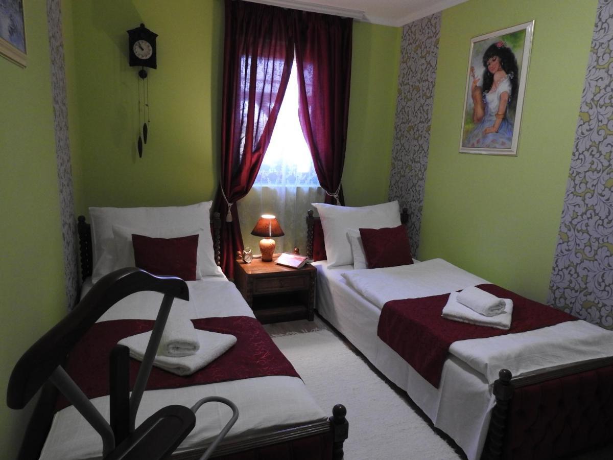 Moezsi Apartman Tolna Exterior photo